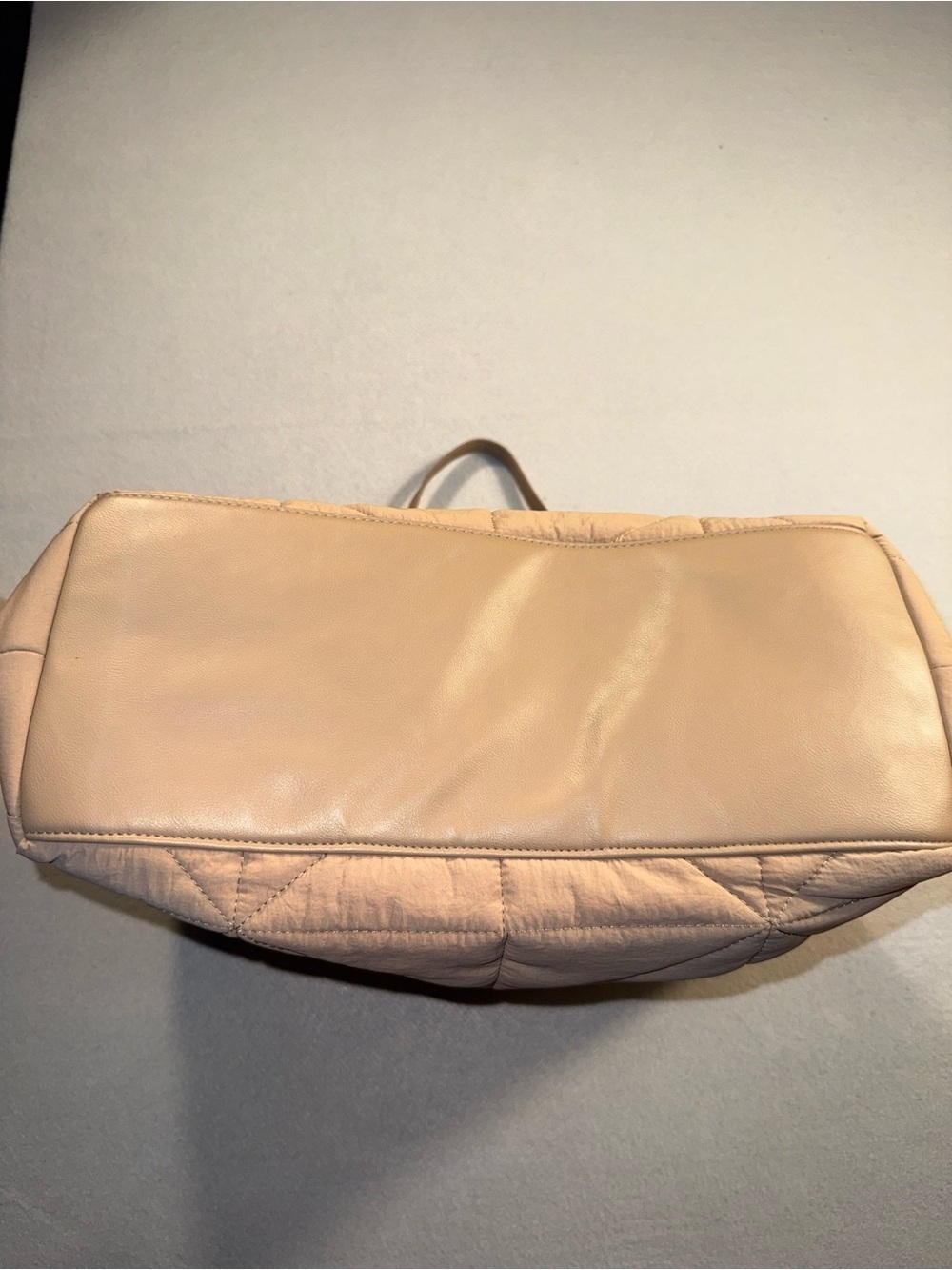 a new day Kate Quilted Tote Handbag Beige Tan Neutral Magnetic Closure - Picture 8 of 9